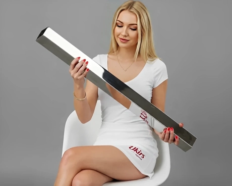 Труба нержавіюча 60х60х1,5 мм 600 GRIT AISI 201